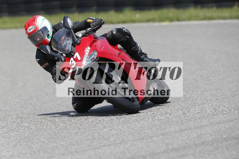 /27 12.06.2025 Ducati Schweiz Trackday Warmup  ADR/gelb-jeaune/31